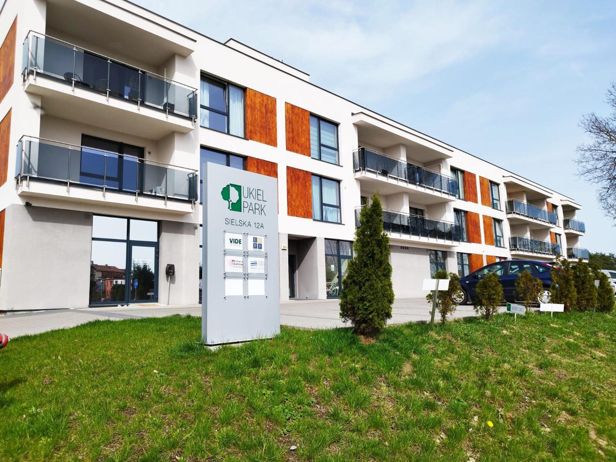 Ukiel Park J&j Apartament